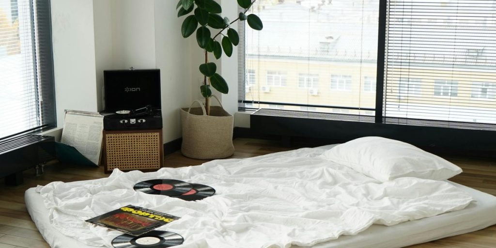 This guide explains everything you need to know to find and rent a studio apartment in Dubai in 2026, from current market dynamics to practical steps for securi...