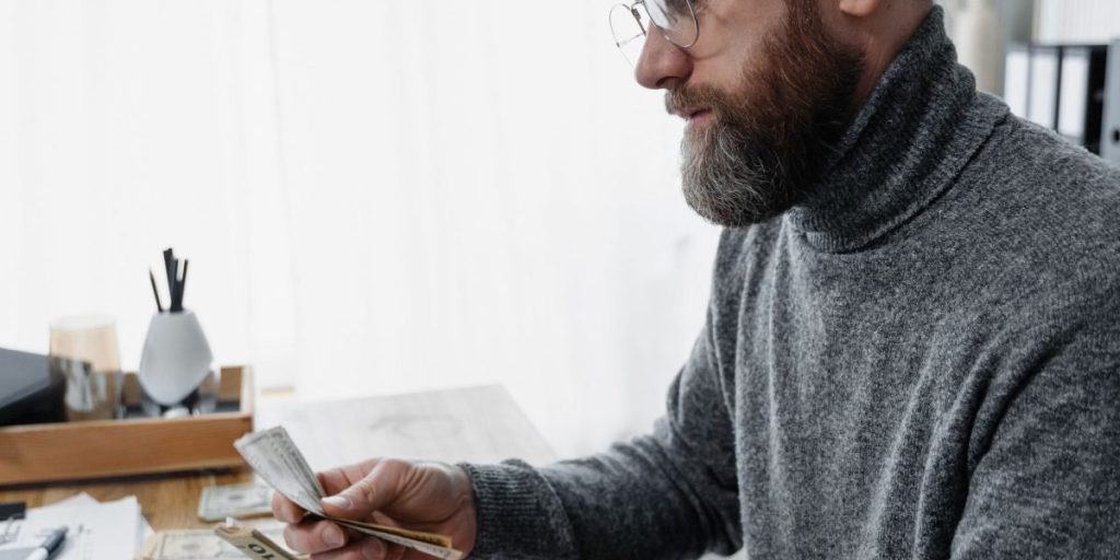 This article explains how Dubai real estate can be integrated into a holistic retirement plan for expats and international investors. It covers how to define yo...