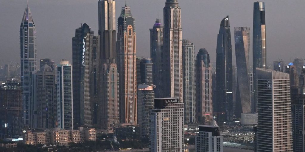 This article explains how cross-border banking affects expats and property investors connected to Dubai, focusing on practical steps to open accounts, move mone...